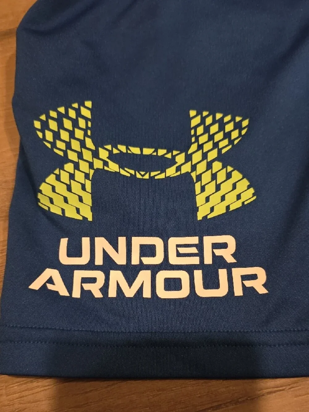 Under Armour Boys Blue Athletic Shorts with Neon Logo Size Youth Small